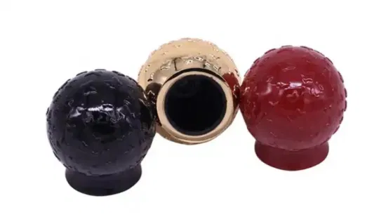 El diseño de la tapa de bola pintó el perfume Zamac del casquillo de la aleación del cinc del color para la botella de perfume de Fea 15